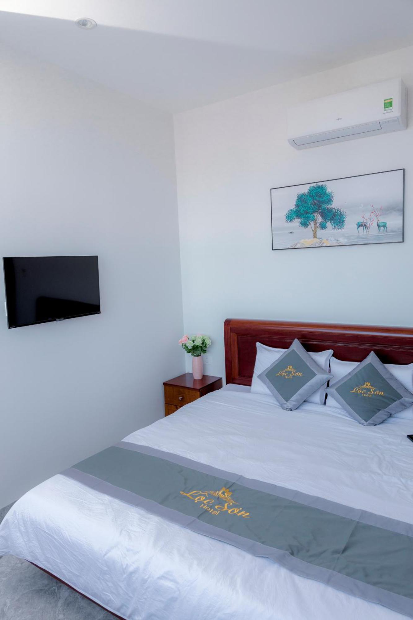 Loc Son Hotel Buôn Ma Thuột Exteriör bild
