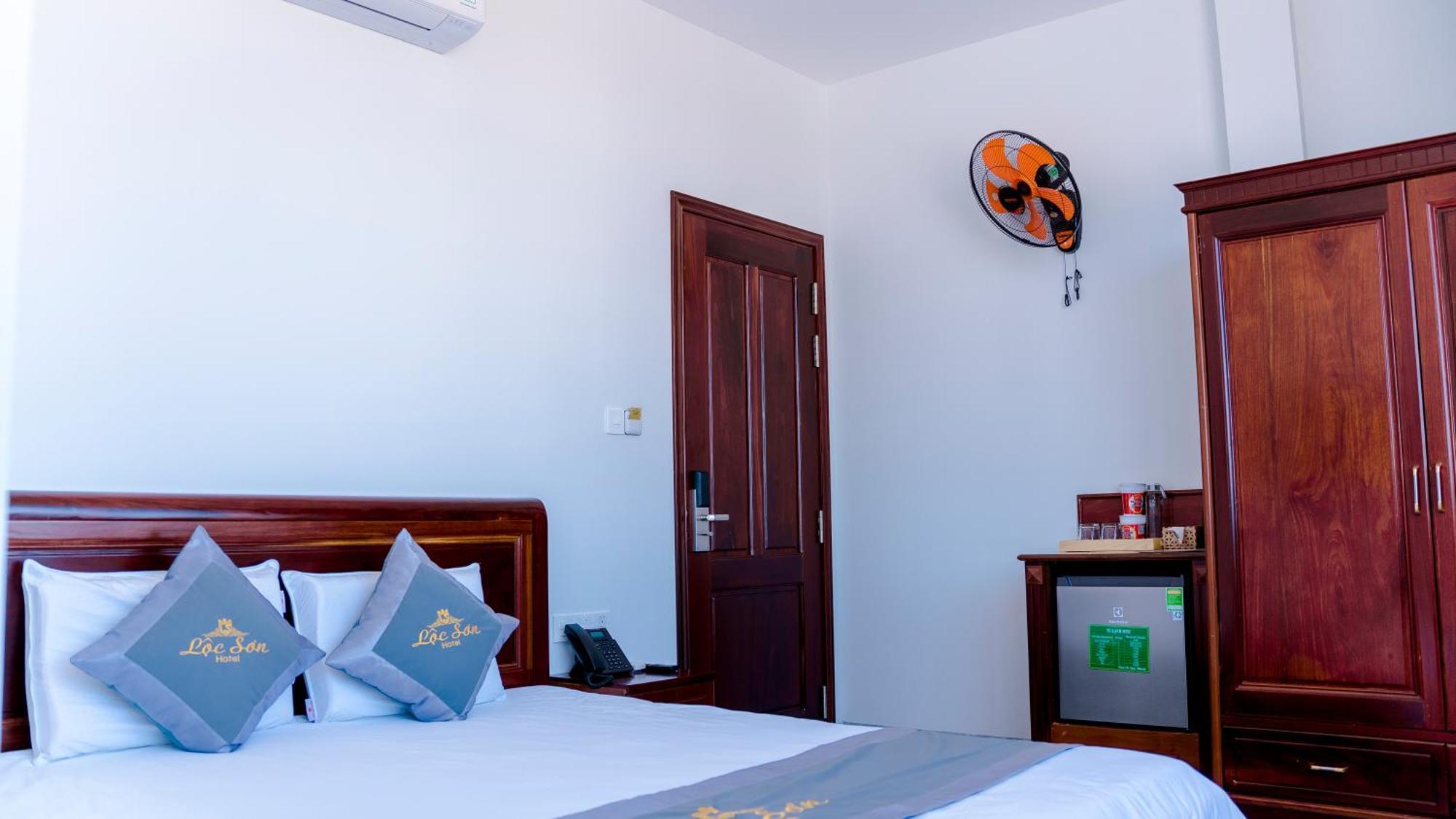 Loc Son Hotel Buôn Ma Thuột Exteriör bild