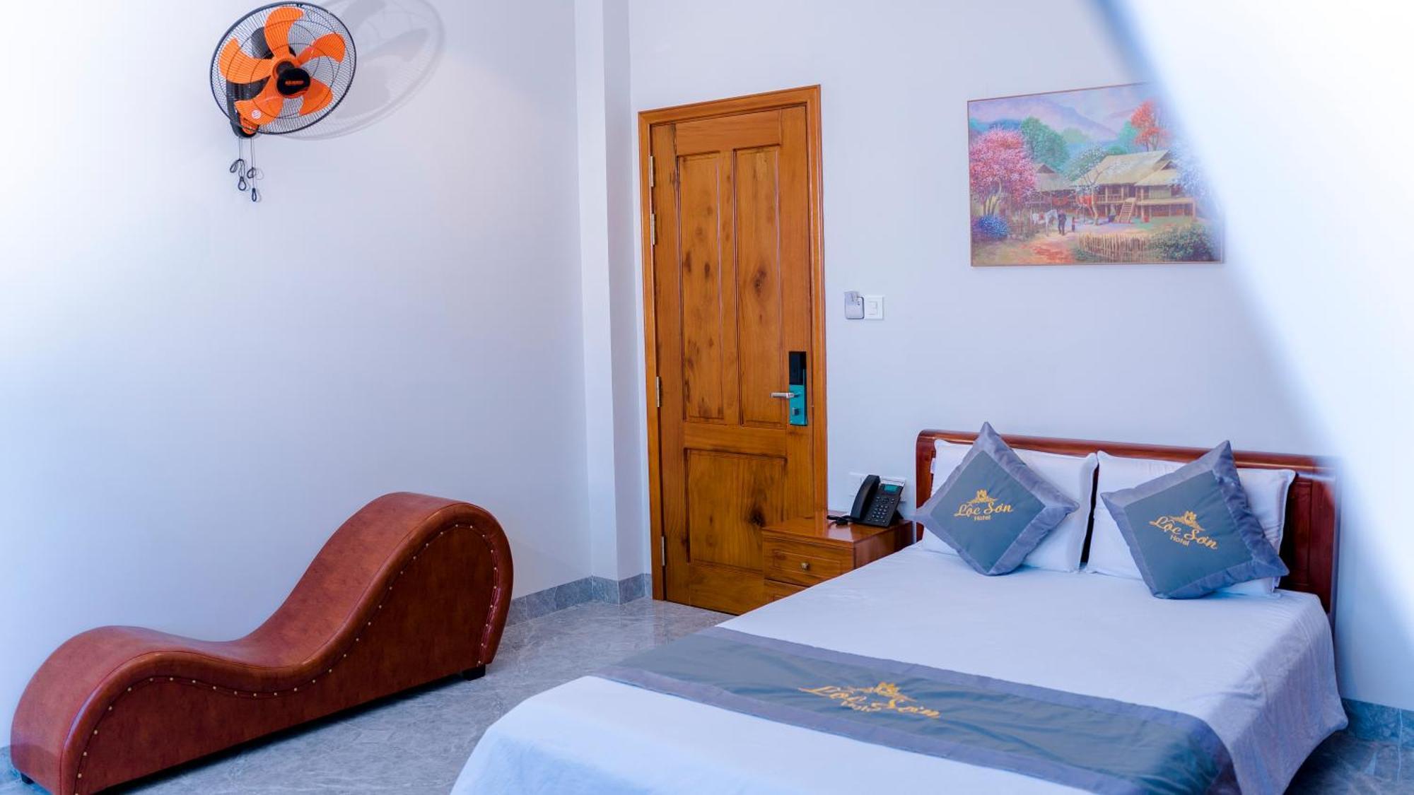 Loc Son Hotel Buôn Ma Thuột Exteriör bild
